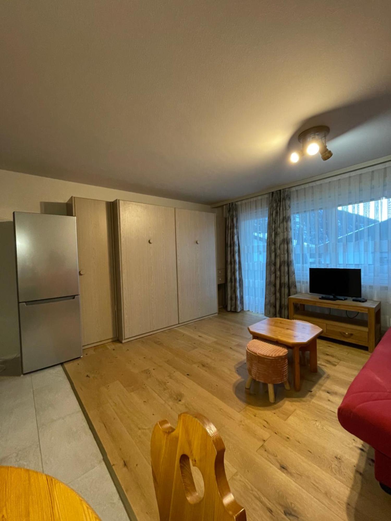 Montanji 11 Apartment Leukerbad Bagian luar foto